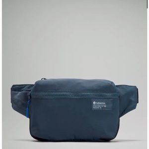 Lululemon clean lines belt bag